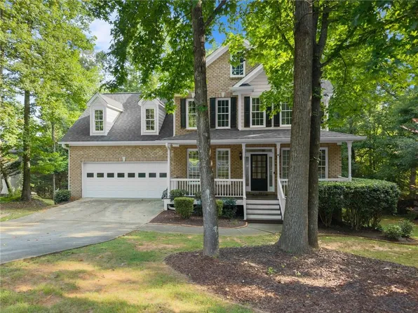 7620 Paces Ln, Gainesville, GA 30506