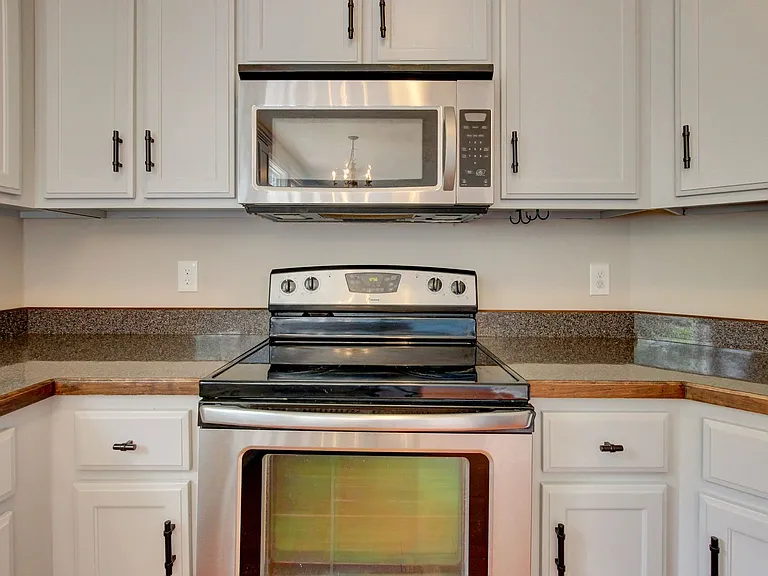 716 Cavalier Dr — Photo 87