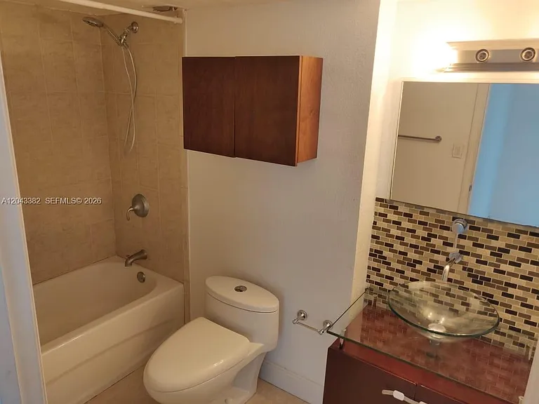 9001 SW 77th Ave #C606 — Photo 10
