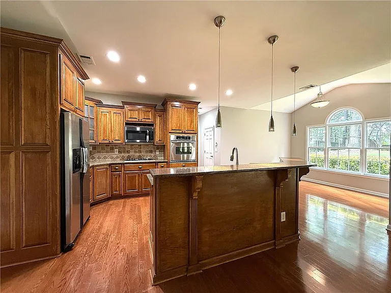 1310 Rosewood Dr — Photo 8