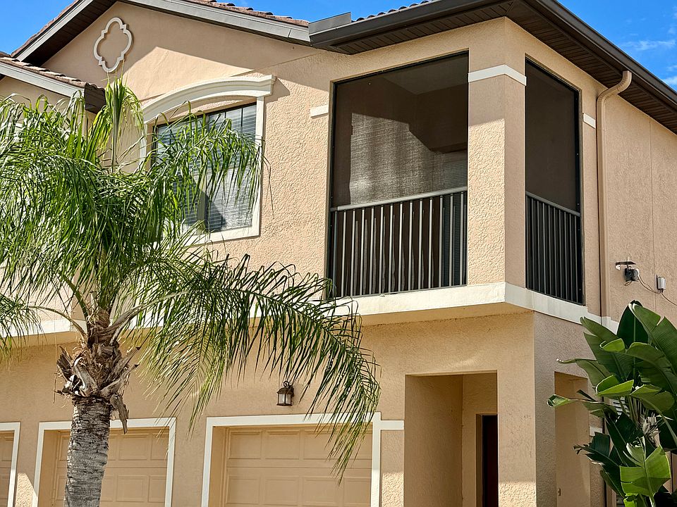 1st Floor lanai with attached garage below