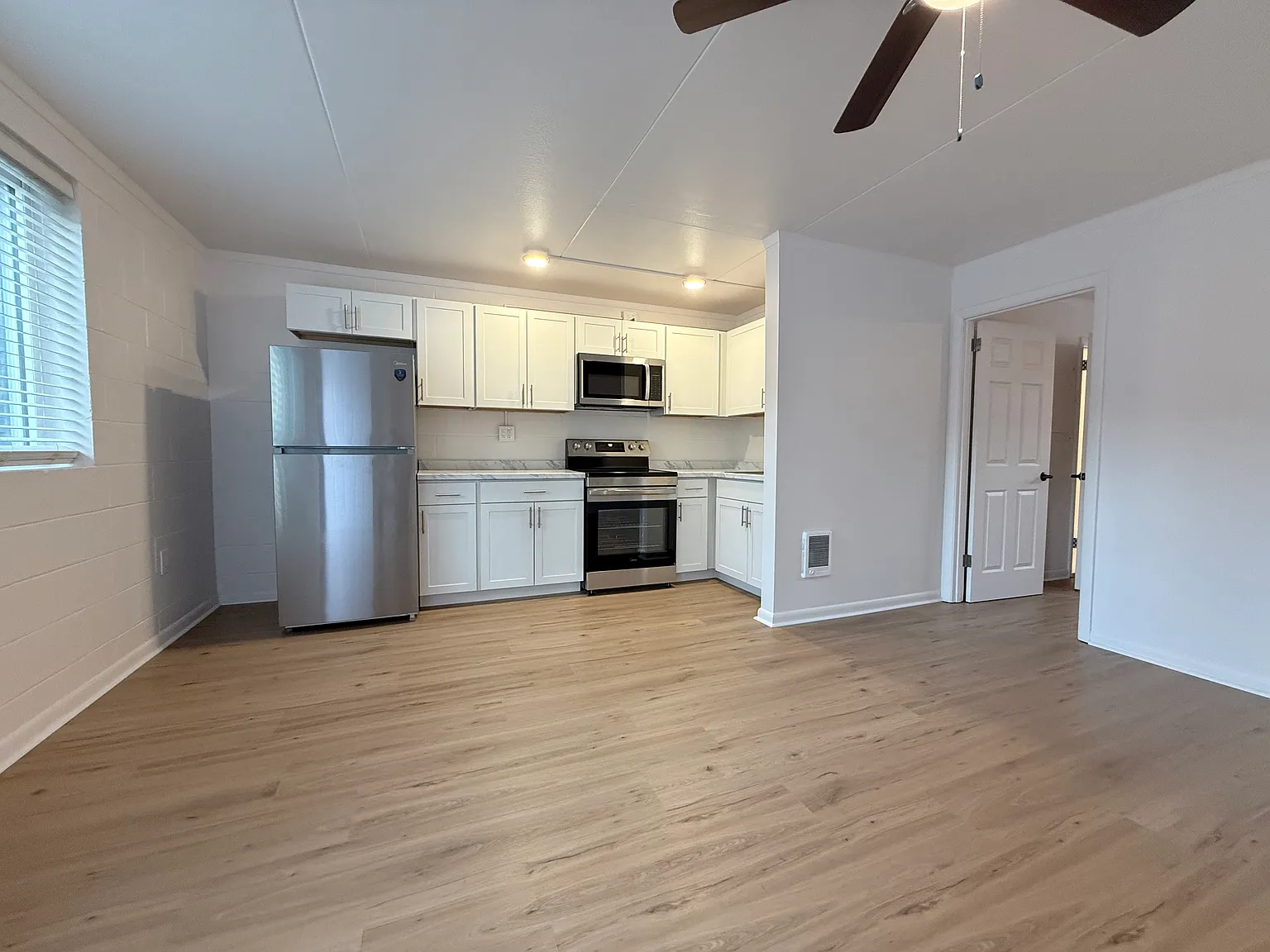 1 bed, 500 sqft, $1,095 — Photo 3