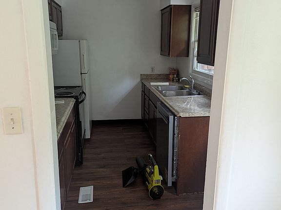 4th image of 4310 SW Taylors Ferry Rd APT 1