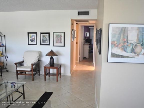 2nd image of 357 Oakridge Cir #T