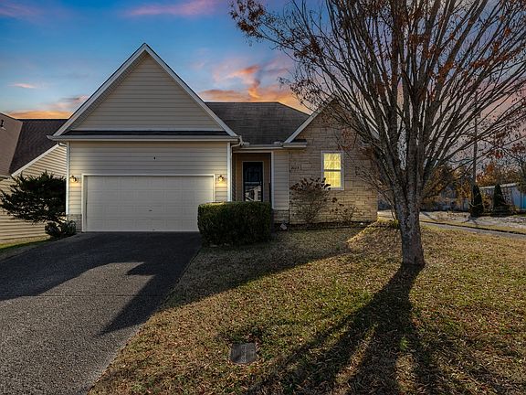 2nd image of 2025 Green Timbers Dr