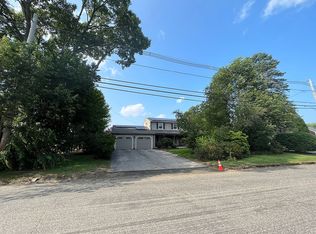 741 Namquid Dr, Warwick, RI 02888