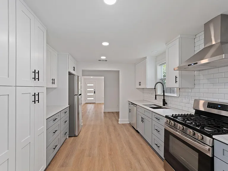 2208 Santa Rita St — Photo 10