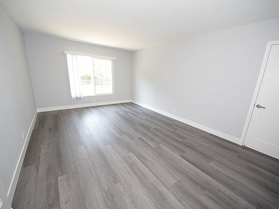 3rd image of 542-568 S Venice Blvd #544-4