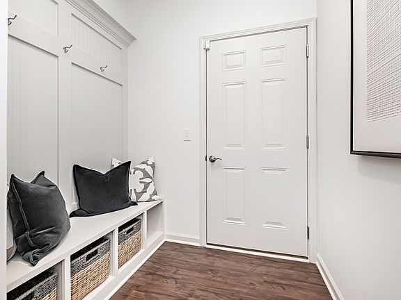 3rd image of 6487 Anglers Ct