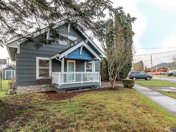 2nd image of 413 Corrin Ave SE