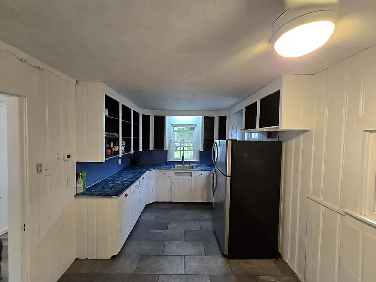 567 Baltimore St — Photo 7