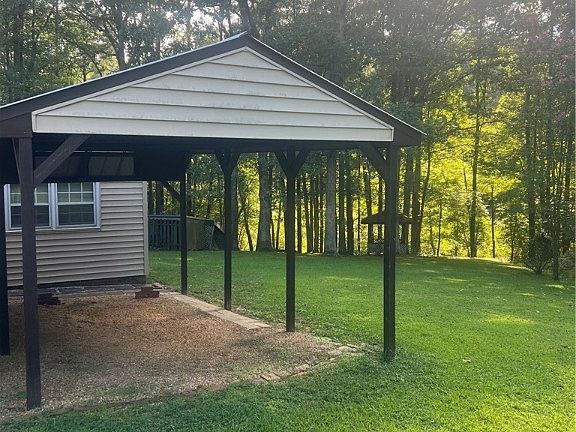 2nd image of 3021 Sand Hills Dr