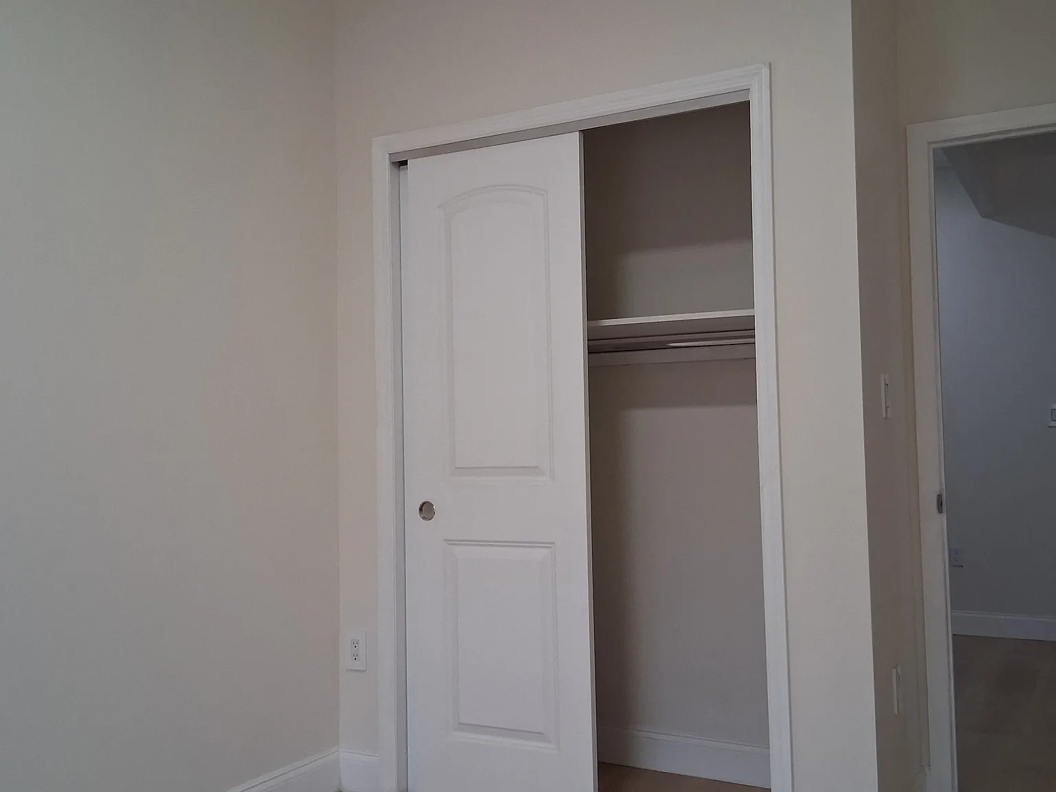 2 bed, 1000 sqft, $2,900 — Photo 3
