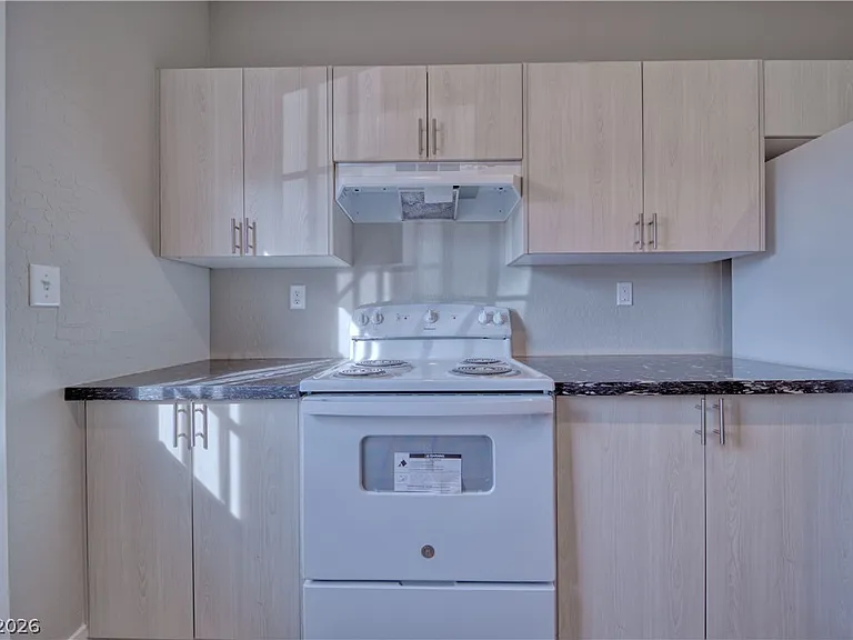 610 San Lorenzo St #4 — Photo 5
