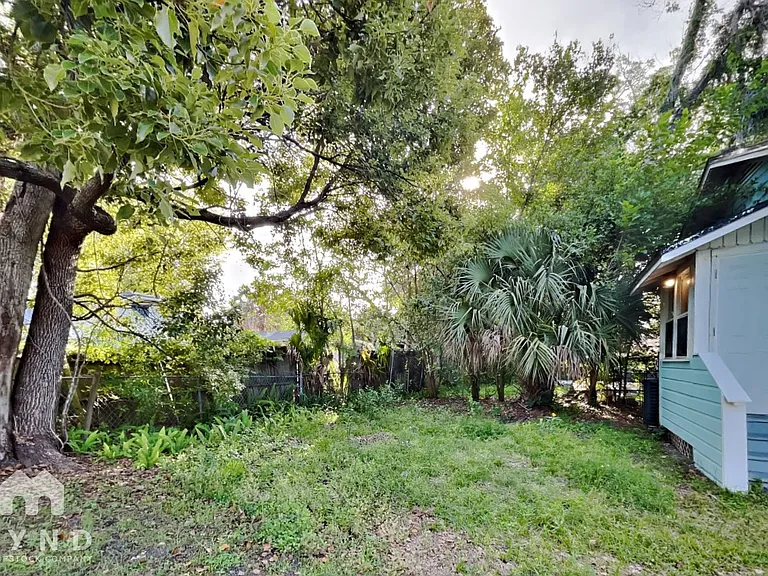 2963 Spencer St — Photo 17