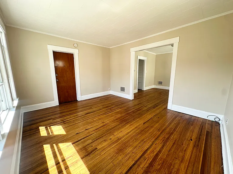 74-76 Curtiss St #2 — Photo 2