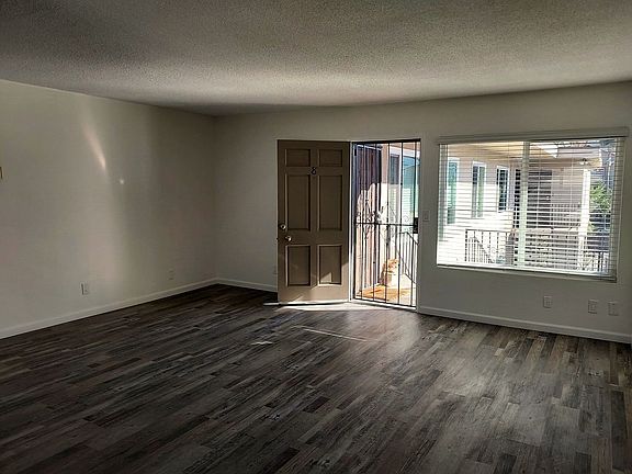 3rd image of 4078 Louisiana St #8