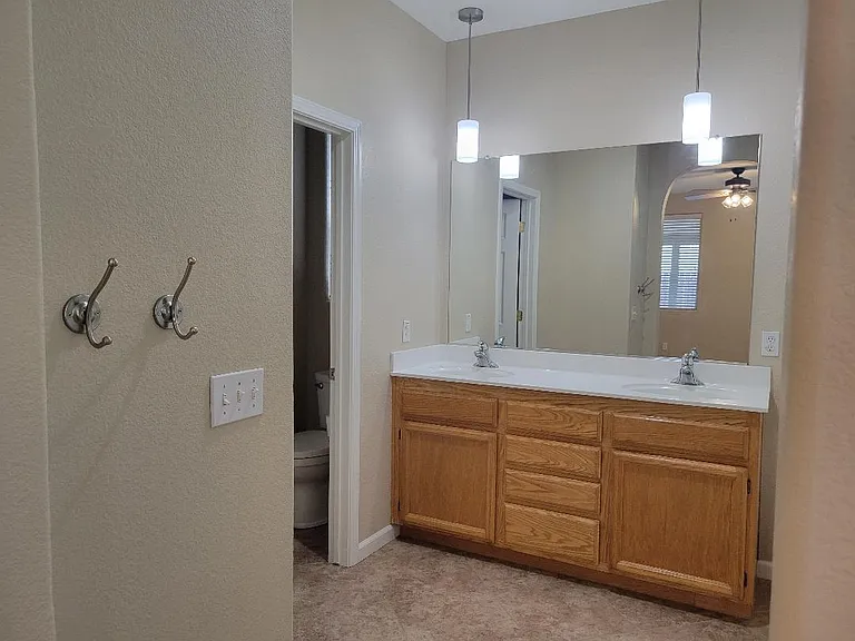 602 Delancy Way — Photo 15