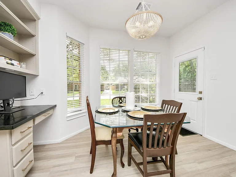7130 Glenwood Dr — Photo 36