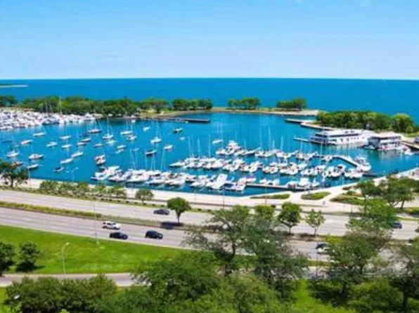 3200 N Lake Shore Dr, Chicago, IL