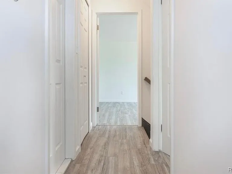 8724 Common Rd — Photo 11