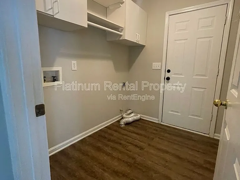 475 Ellesmere Way — Photo 20