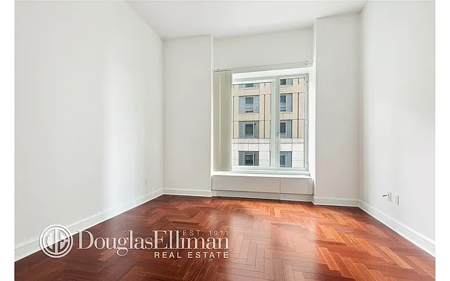 Rented by Douglas Elliman | media 23
