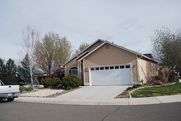 2nd image of 1382 Hastings Ln