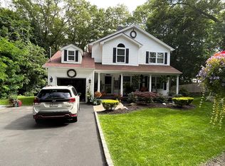 22 Plandome Rd, Sound Beach, NY 11789