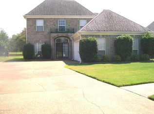 7467 Lauren Ln, Olive Branch, MS 38654