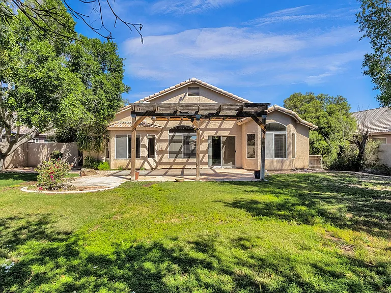 647 W Fremont Dr — Photo 38