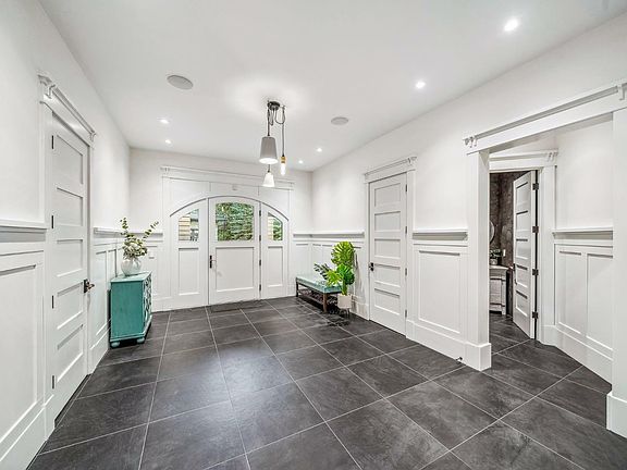 4th image of 268 Snowberry Cir