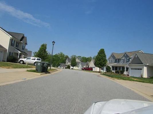 2nd image of 5821 Sycamore Glen Rd
