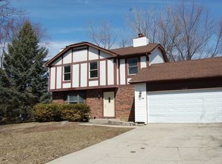 4648 Clarendon Ave, Richton Park, IL 60471