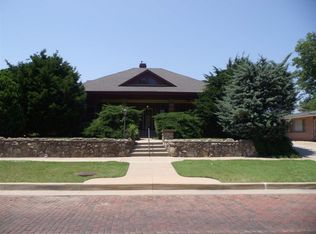 903 N 3rd St, Arkansas City, KS 67005