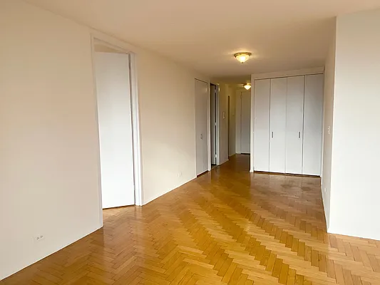 Rented by RELO REDAC INC. | media 22