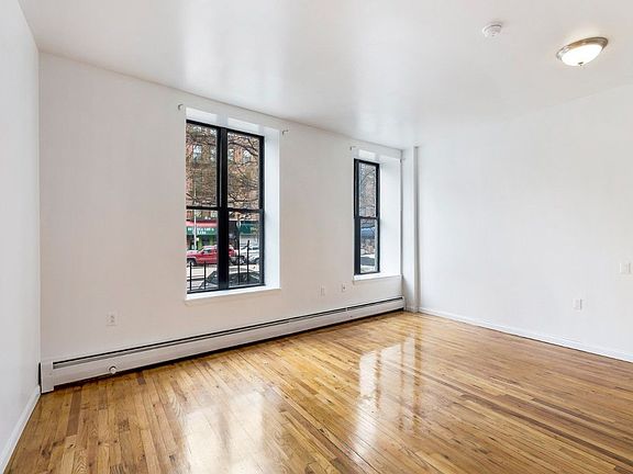4th image of 133 Edgecombe Ave APT 1B