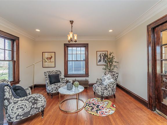 3rd image of 2225 Demington Dr