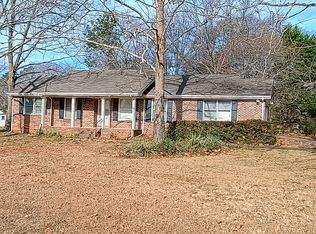 340 Lakewood Dr, Social Circle, GA 30025