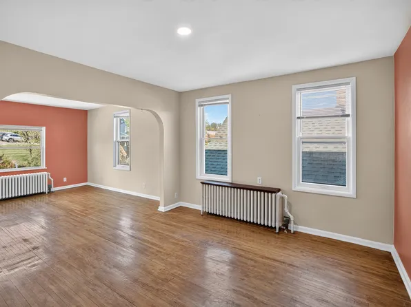 722 E 3rd St #2, Duluth, MN 55805