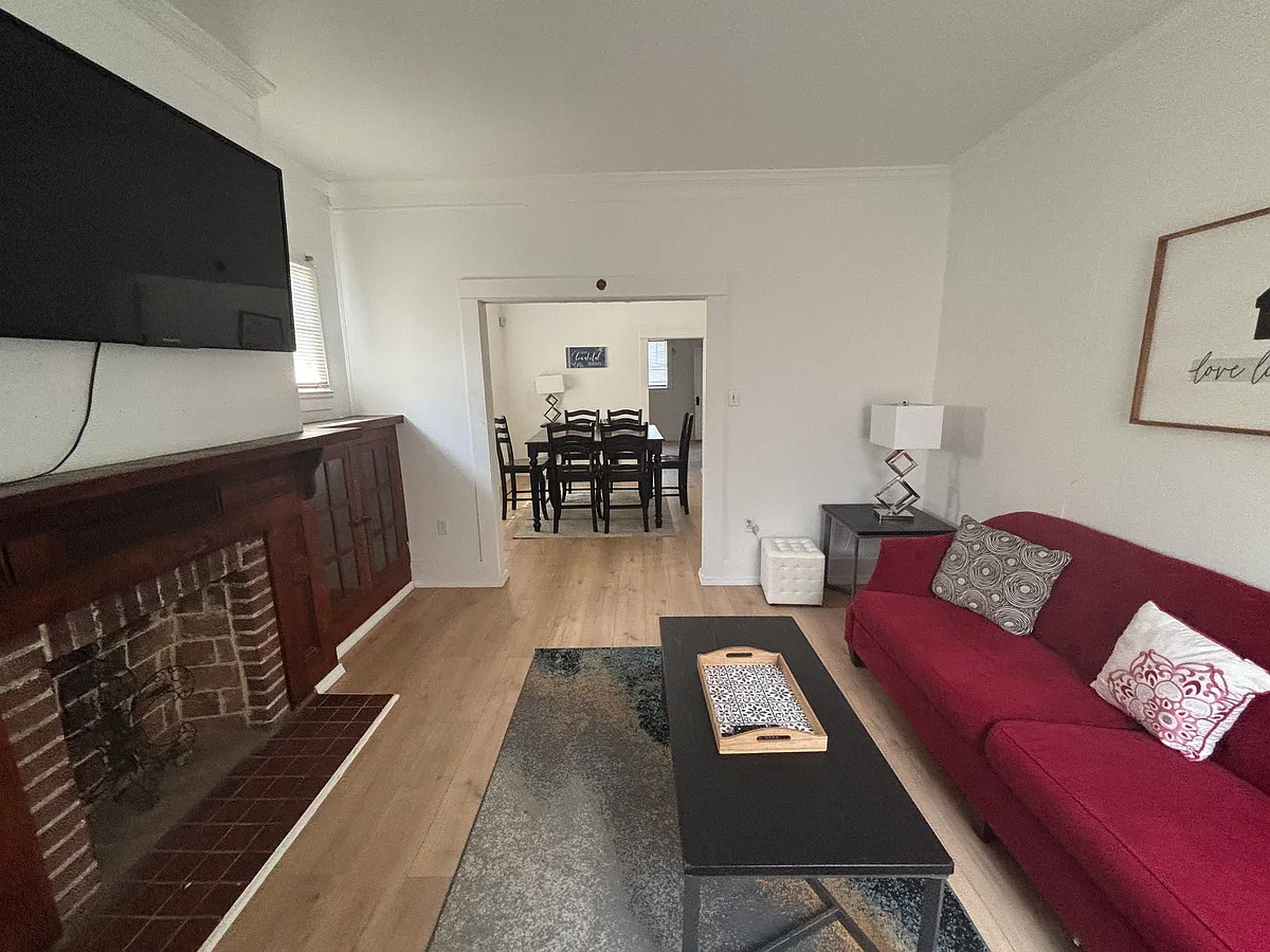 Living room - 2035 Madison Ave