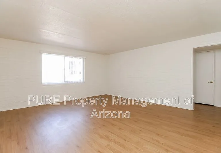 221 E 2nd Ave #9 — Photo 9