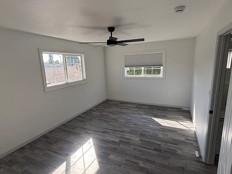1035 Adams St #4 — Photo 8