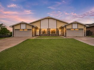 8702-8704 E Longlake Cir, Wichita, KS 67207