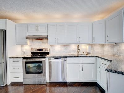 5650 Camino Del Sol APT 300, Boca Raton, FL, 33433