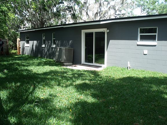 4th image of 10400 Loubet St