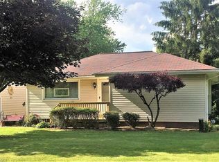 6217 Morningside Dr, Hubbard, OH 44425