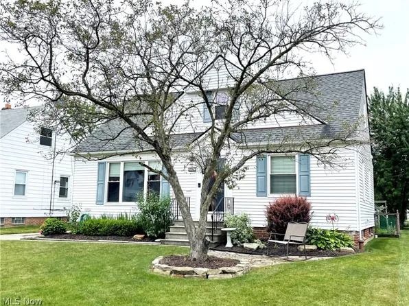 1674 Byron Dr, Mayfield Heights, OH 44124