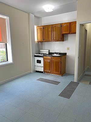 4th image of 3022 W 22nd St #2