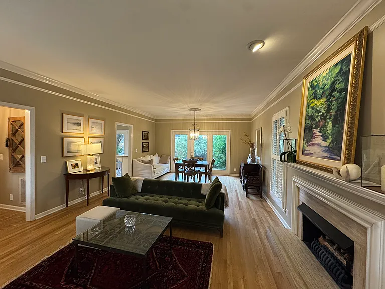 102 Nichols Ct — Photo 4